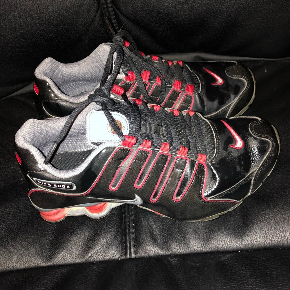 Youth Nike Shox, Red & Black